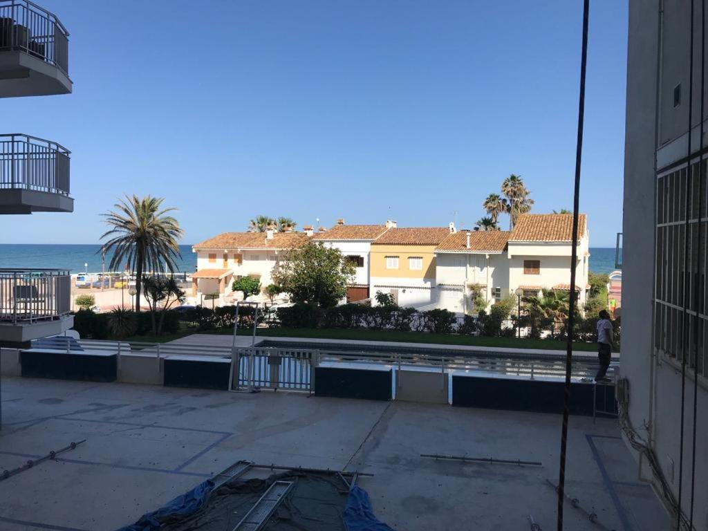 Apartamento En Complejo Residencial Con Piscina Y Garaje Frente Al Mar فالنسيا المظهر الخارجي الصورة